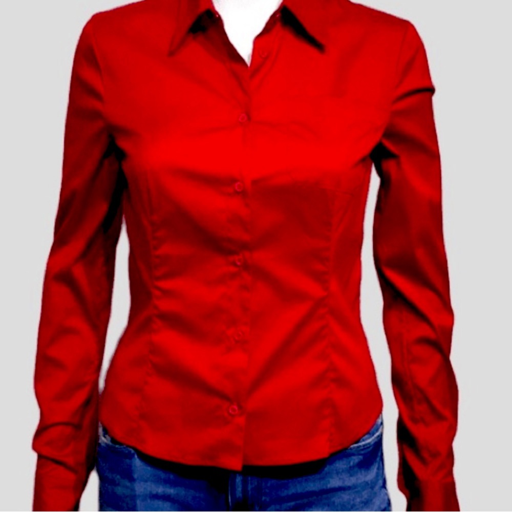 Prada Button-Up Top
Red
Long Sleeve with Collar
Button Closure at Front Sz 42